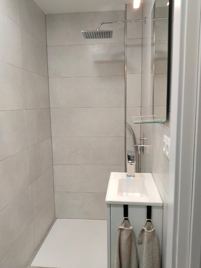 Acogedor Apartamento Loft アラウリン・デ・ラ・トレ エクステリア 写真
