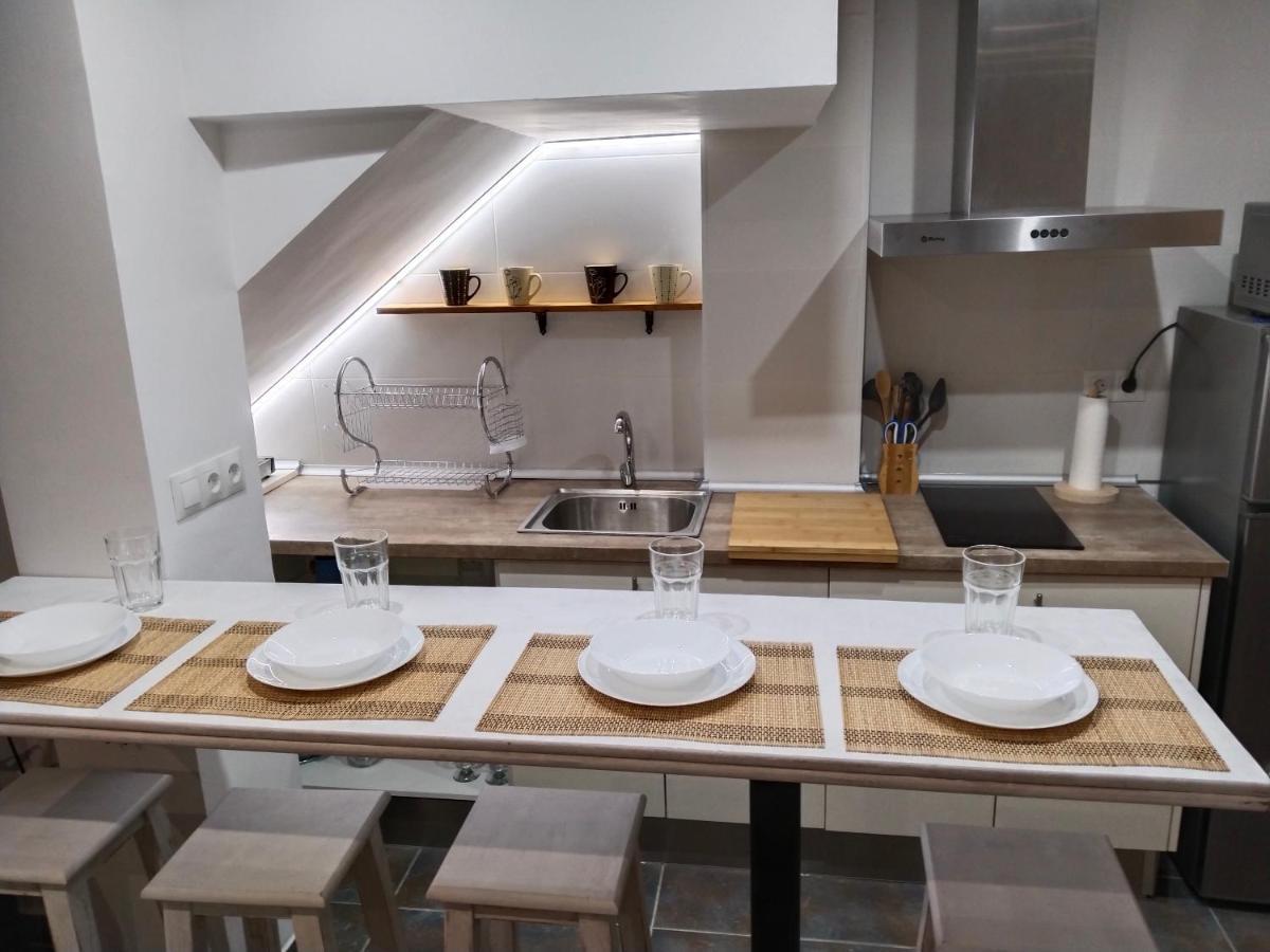 Acogedor Apartamento Loft アラウリン・デ・ラ・トレ エクステリア 写真