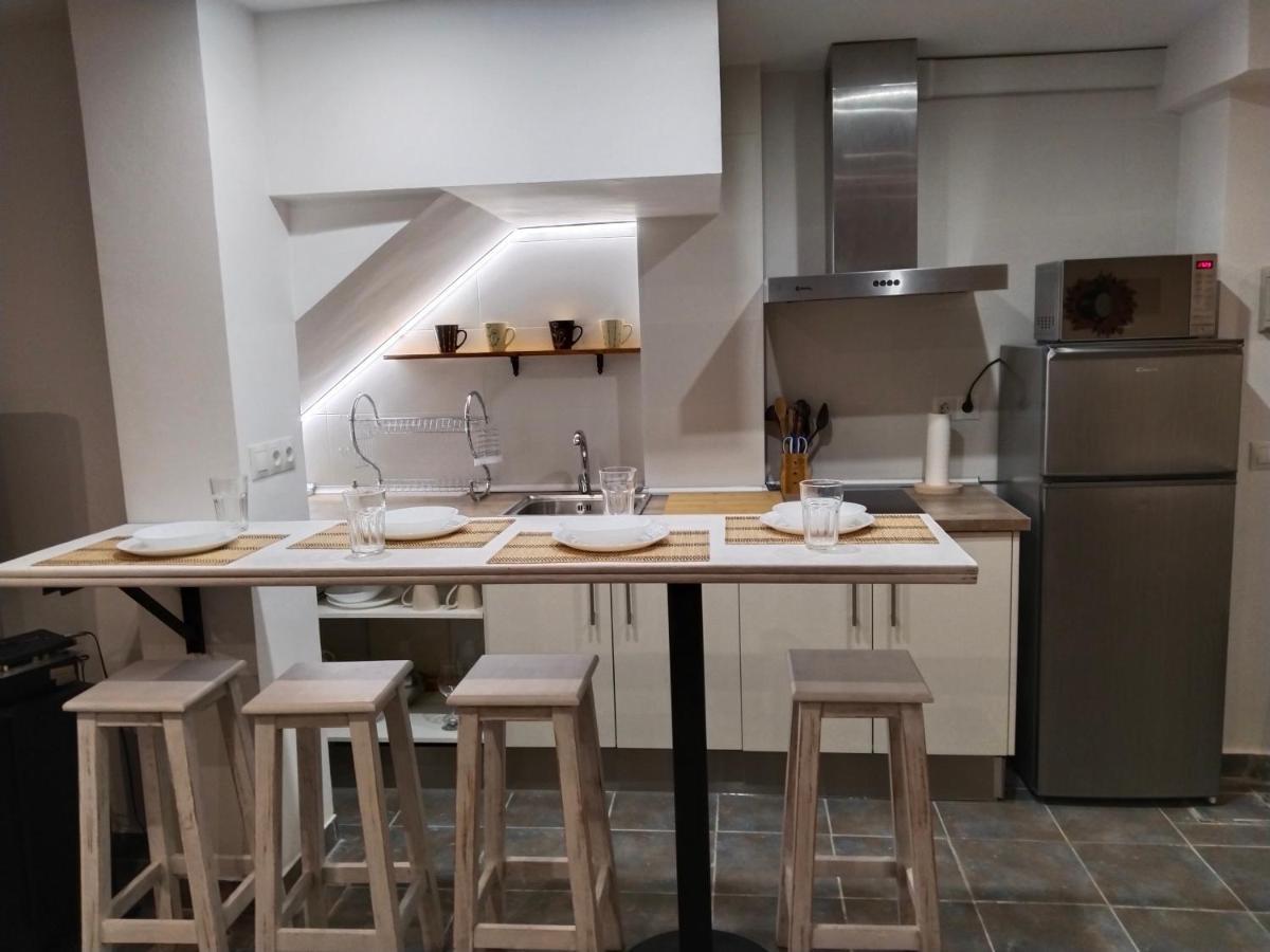 Acogedor Apartamento Loft アラウリン・デ・ラ・トレ エクステリア 写真