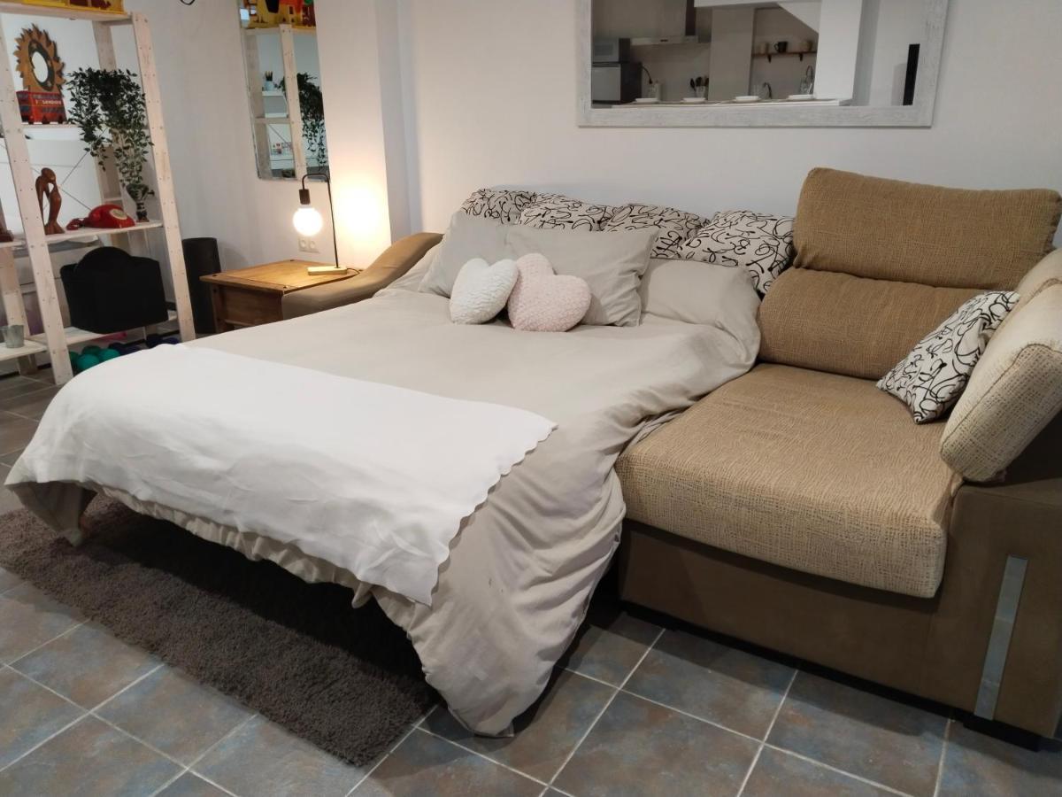 Acogedor Apartamento Loft アラウリン・デ・ラ・トレ エクステリア 写真