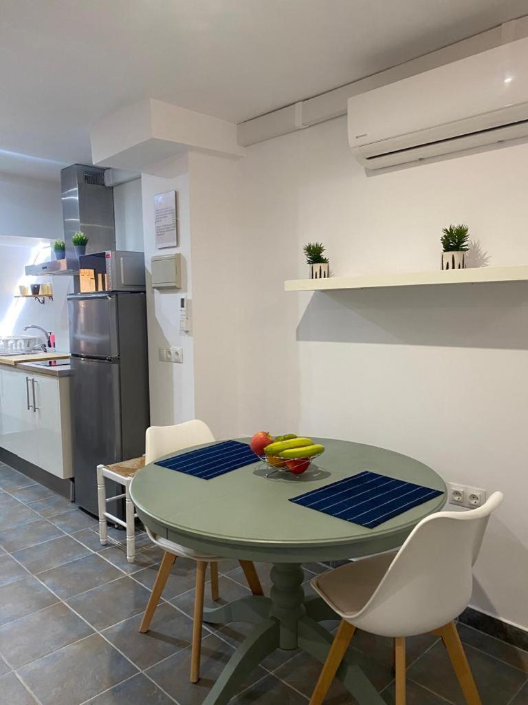 Acogedor Apartamento Loft アラウリン・デ・ラ・トレ エクステリア 写真