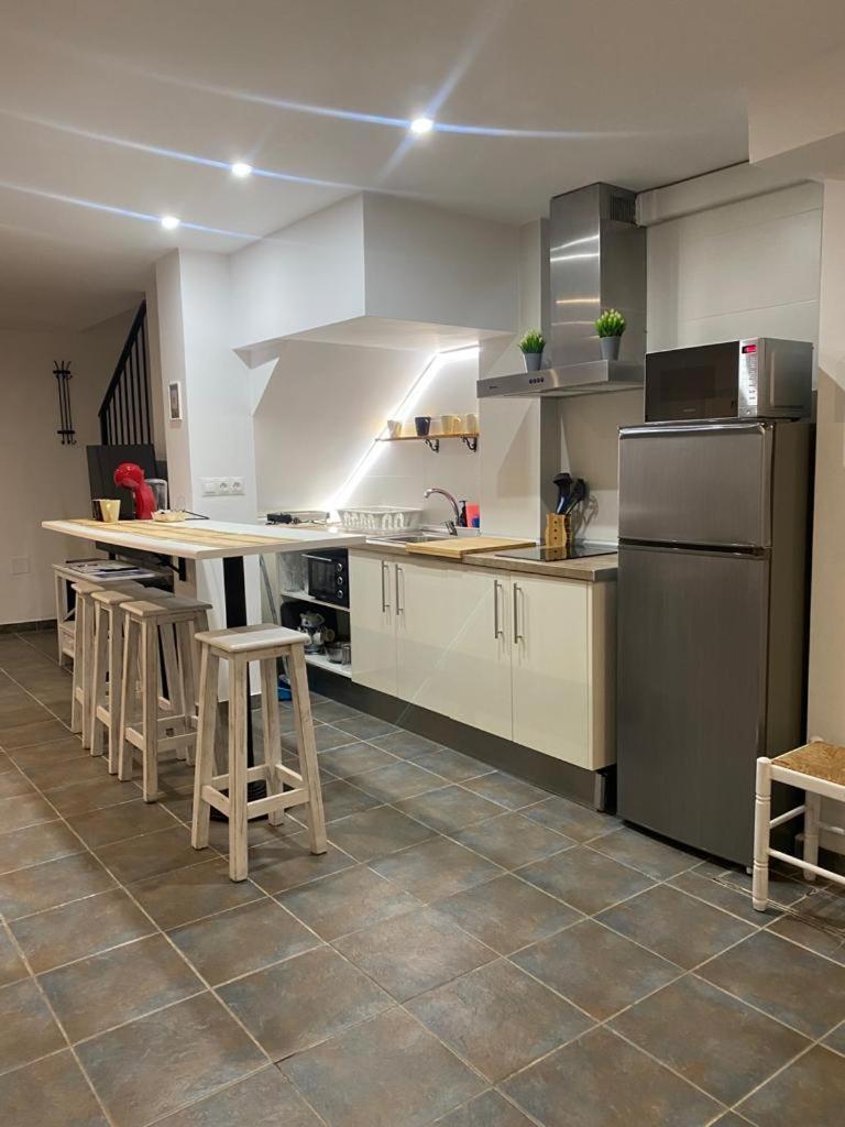 Acogedor Apartamento Loft アラウリン・デ・ラ・トレ エクステリア 写真