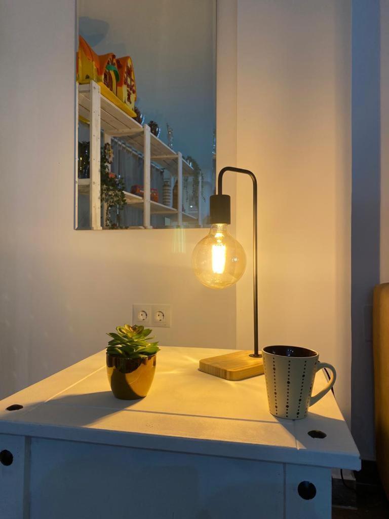 Acogedor Apartamento Loft アラウリン・デ・ラ・トレ エクステリア 写真