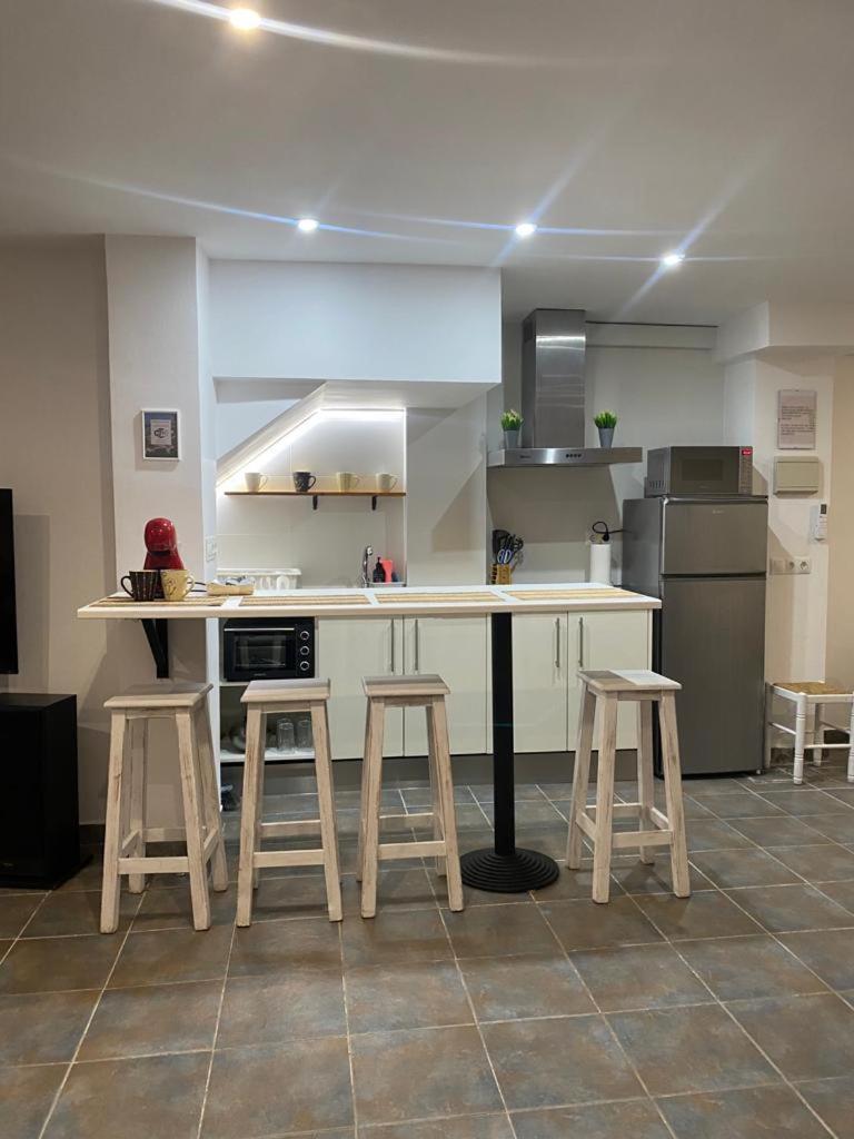 Acogedor Apartamento Loft アラウリン・デ・ラ・トレ エクステリア 写真