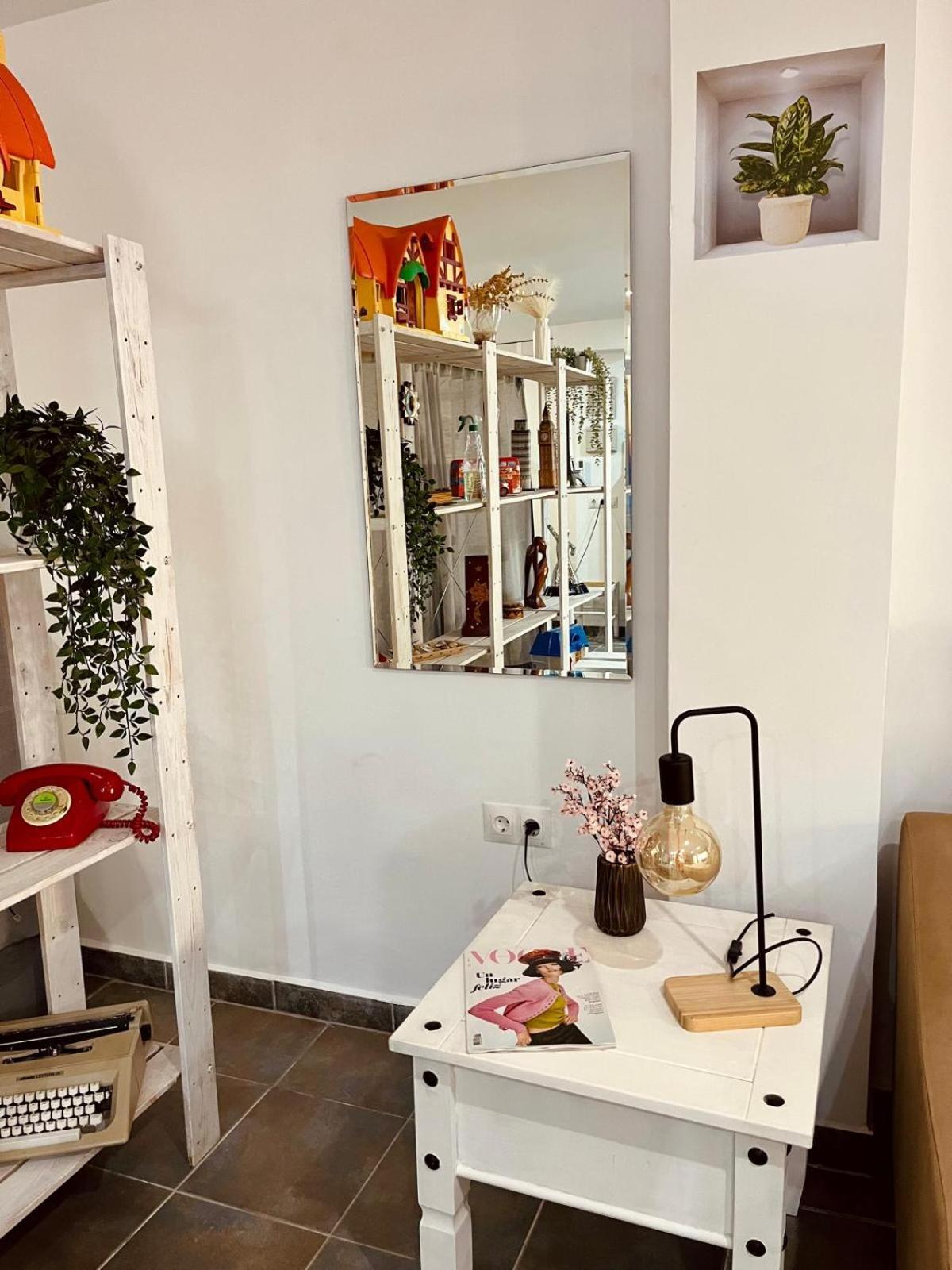 Acogedor Apartamento Loft アラウリン・デ・ラ・トレ エクステリア 写真